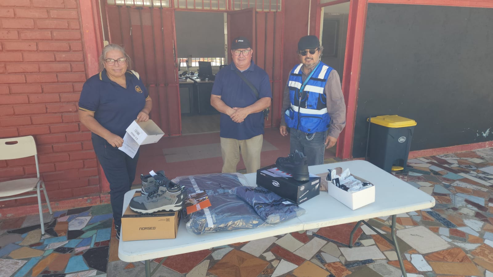 Seguridad y bienestar laboral: SLEPCH concreta entrega de Elementos de Protección Personal en sus comunidades educativas