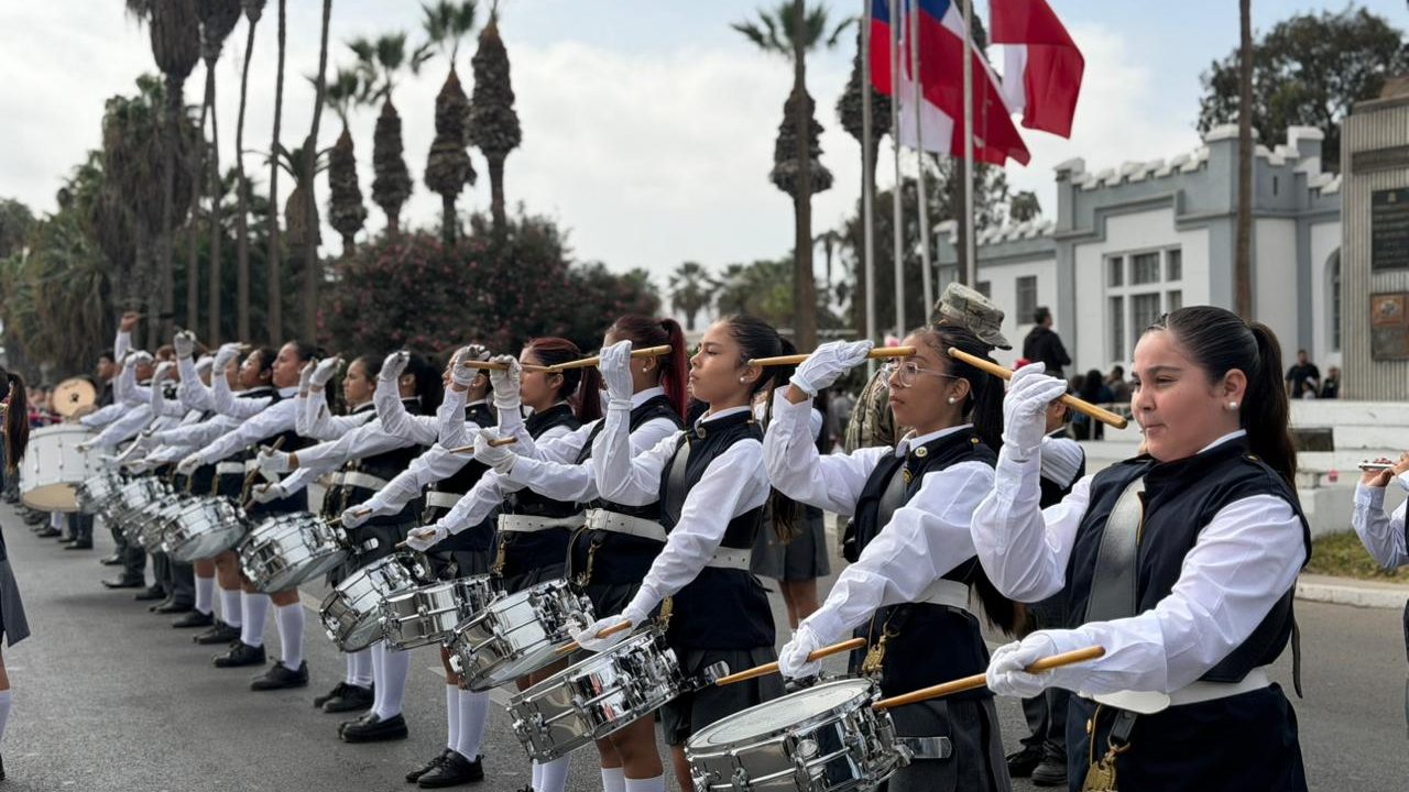 Establecimientos dieron vida al desfile por el Asalto y Toma del Morro de Arica