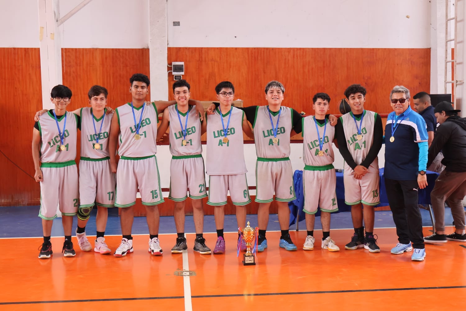 Liceo Octavio Palma Pérez se corona campeón del básquetbol U-15 en la Liga Deportiva Escolar Municipal
